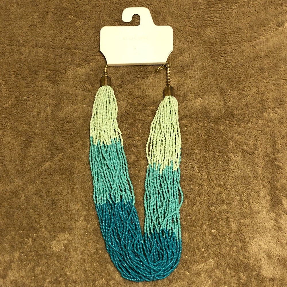💖 4/$20 Ombré Turquoise Beaded Necklace